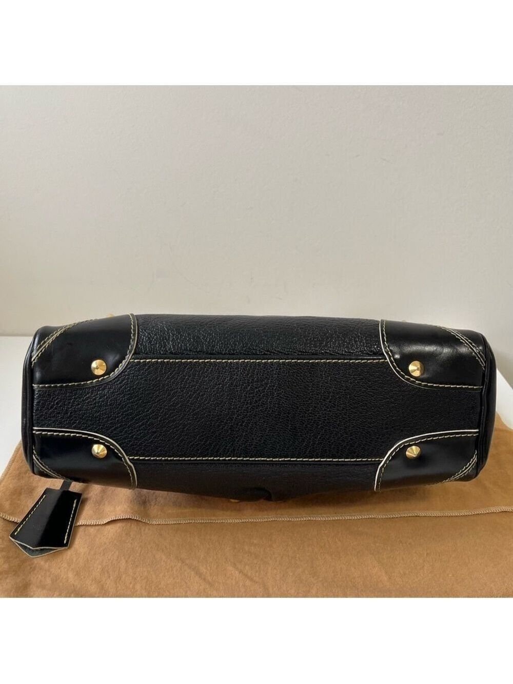 Authentic Louis Vuitton Suhali L’Essentiel PM Bag - Picture 8 of 16